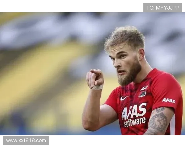 莱切俱乐部签下新援加强阵容准备迎接新赛季挑战