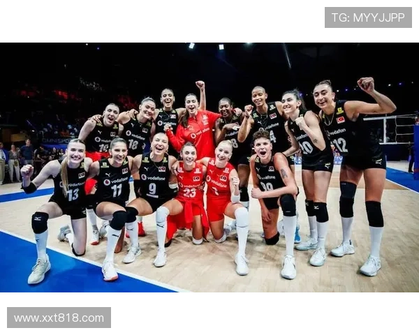 中国女排逆转战胜美国队,成功晋级世界杯决赛决战日本 中国女排逆转战胜美国队,成功晋级世界杯决赛决战日本