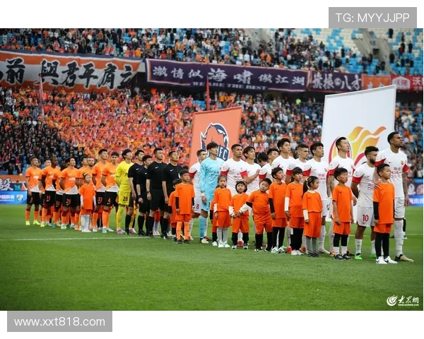 百年传承与橙色风暴，布莱克浦足球俱乐部的复兴之路城市精神与海岸传奇